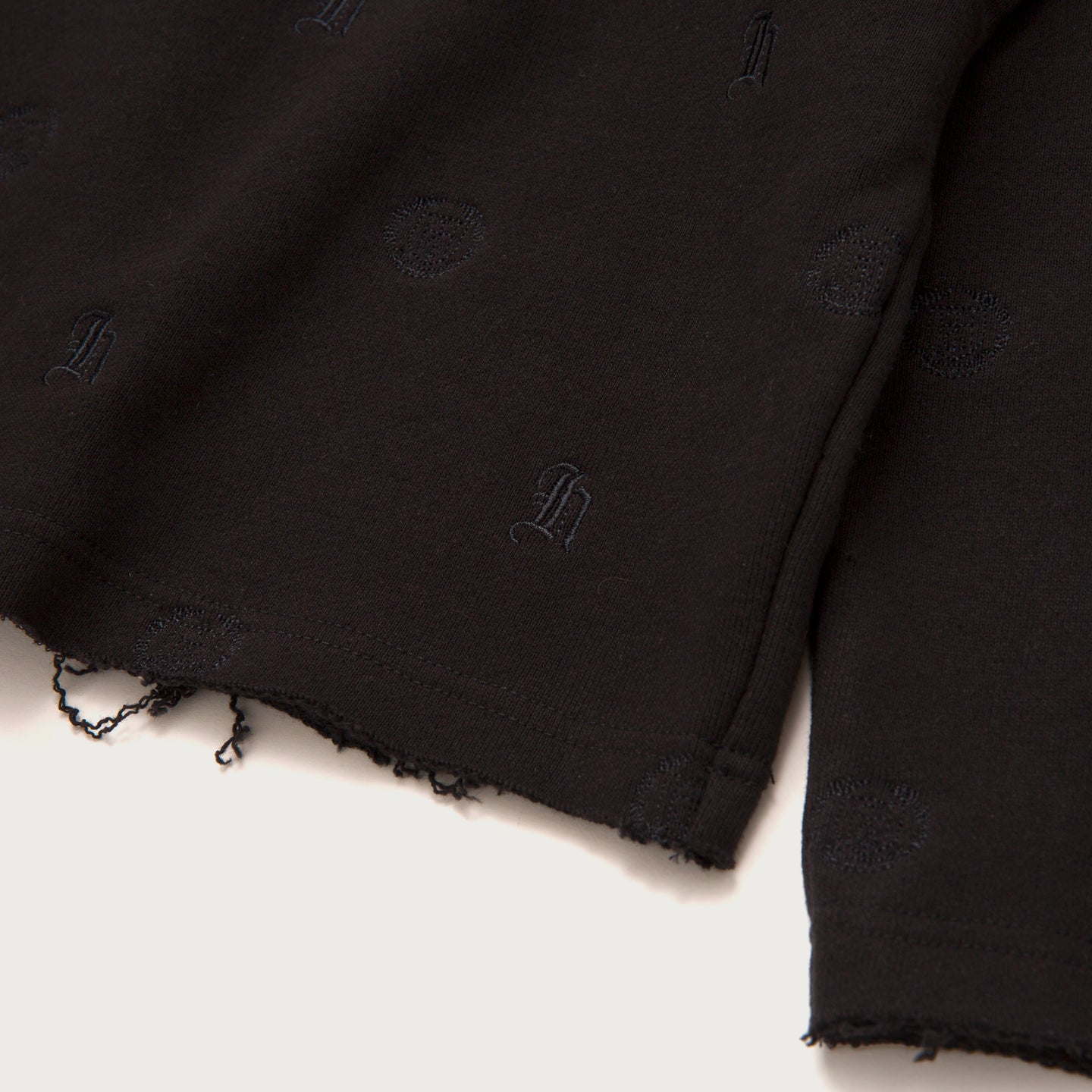 Crest Pullover - Black