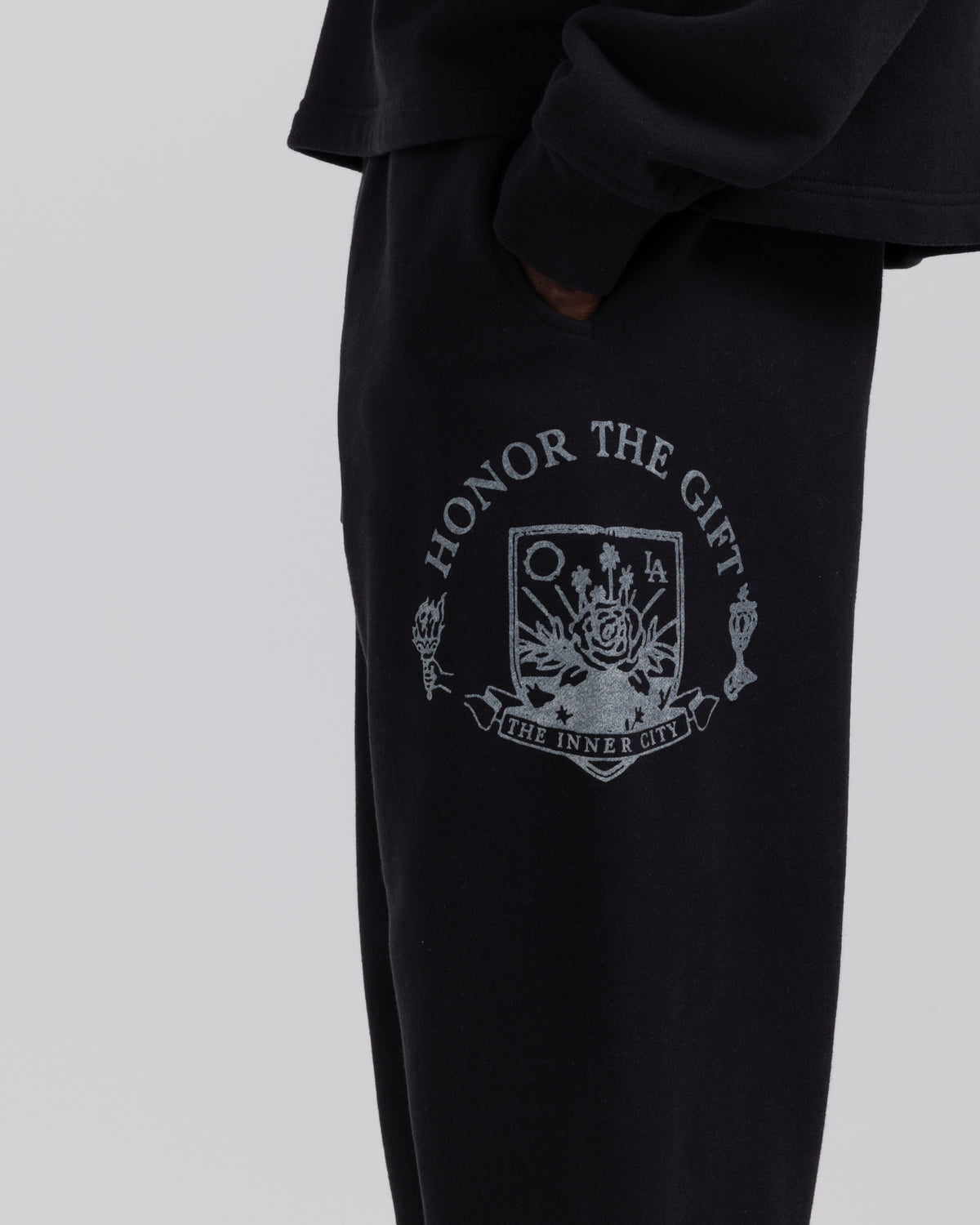 Emblem Sweatpant - Black