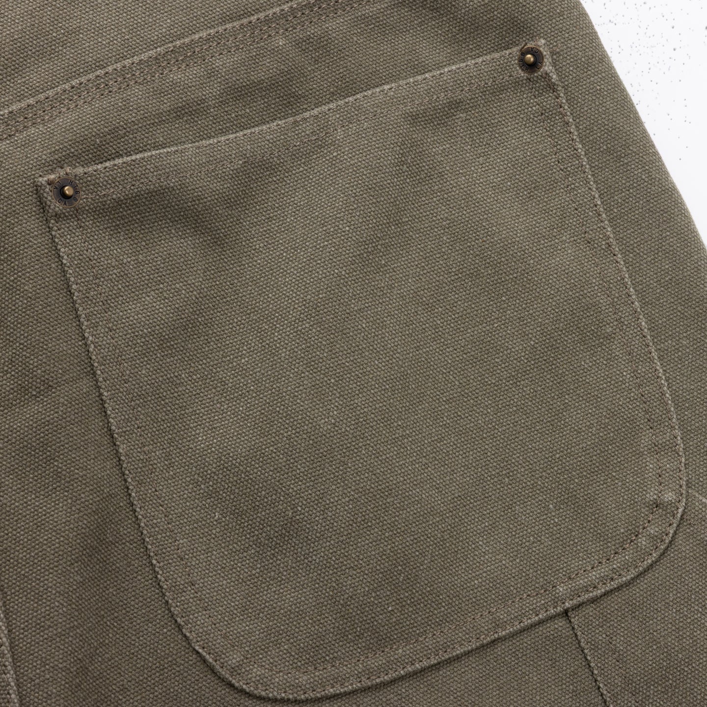 #88 Carpenter Short - Pebble