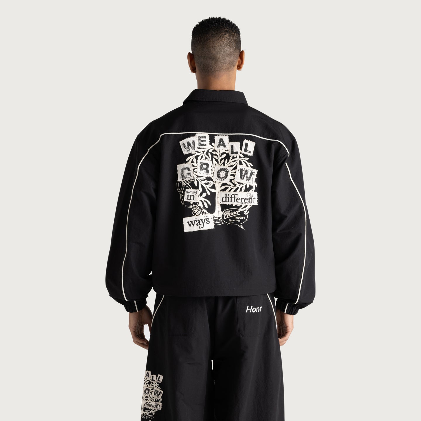 Growth Track Jacket - Black