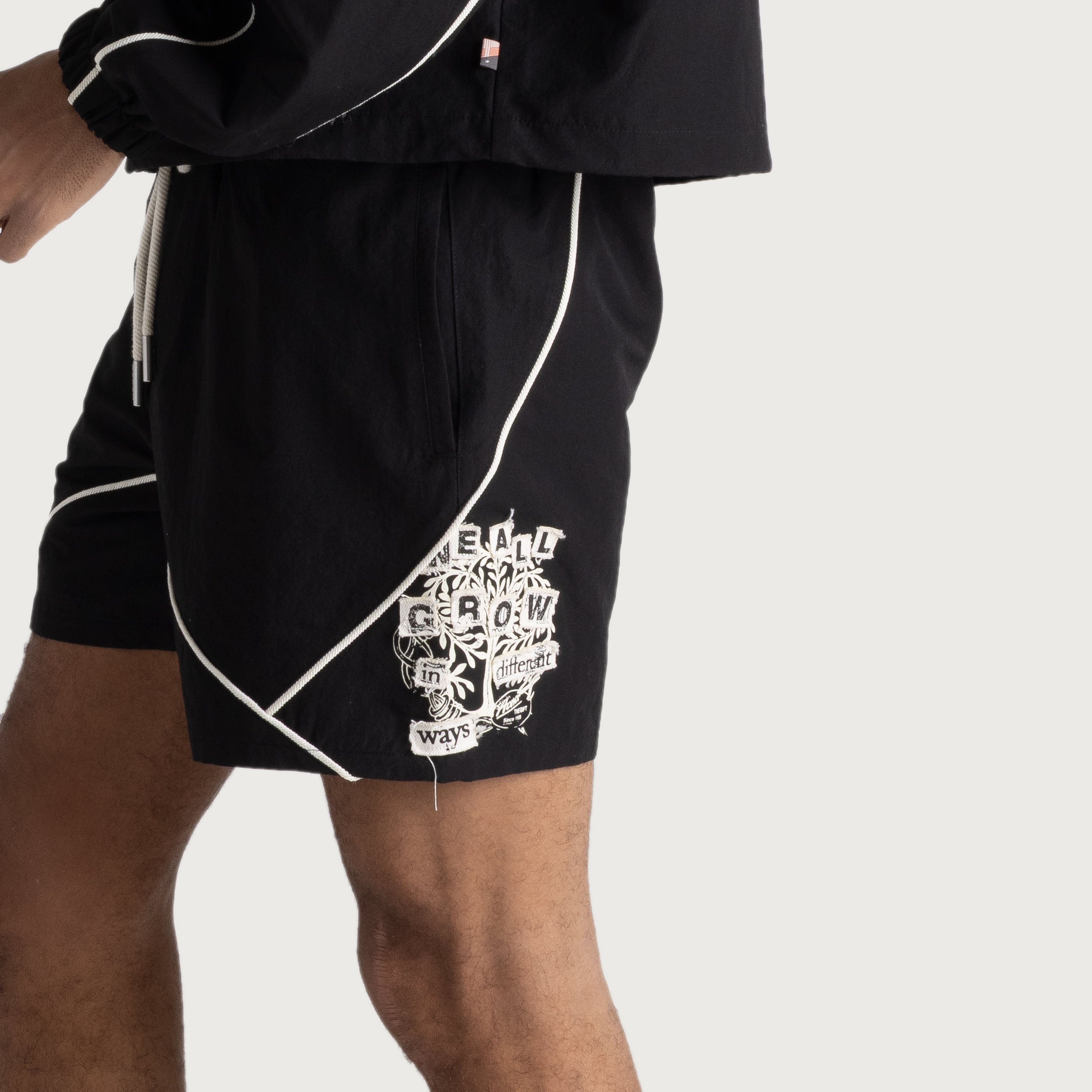 Growth Track Short - Black