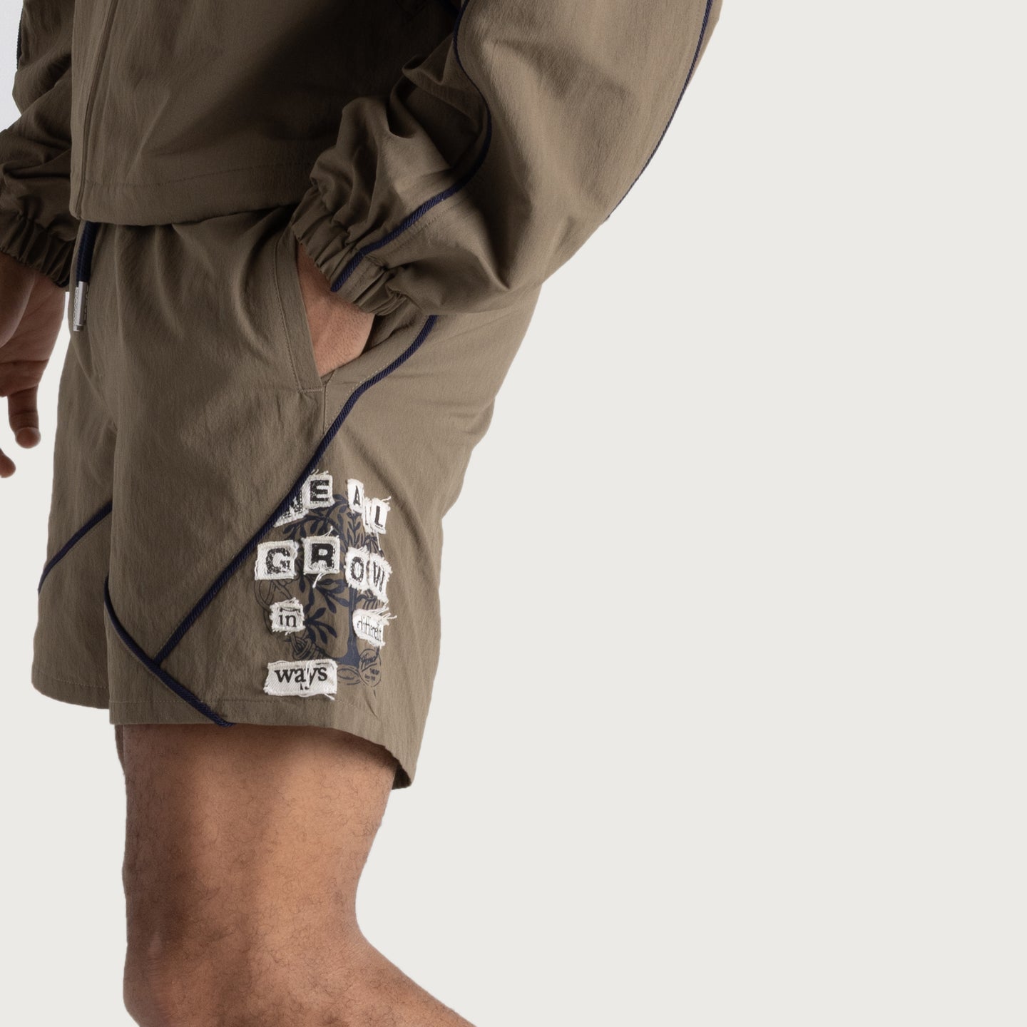 Growth Track Short - Pebble