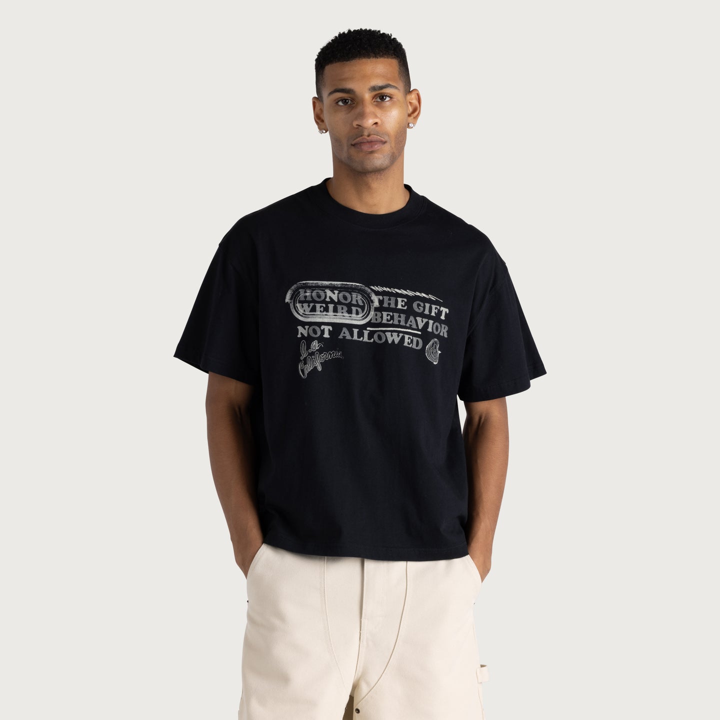 怪异行为短袖T恤 - 黑色