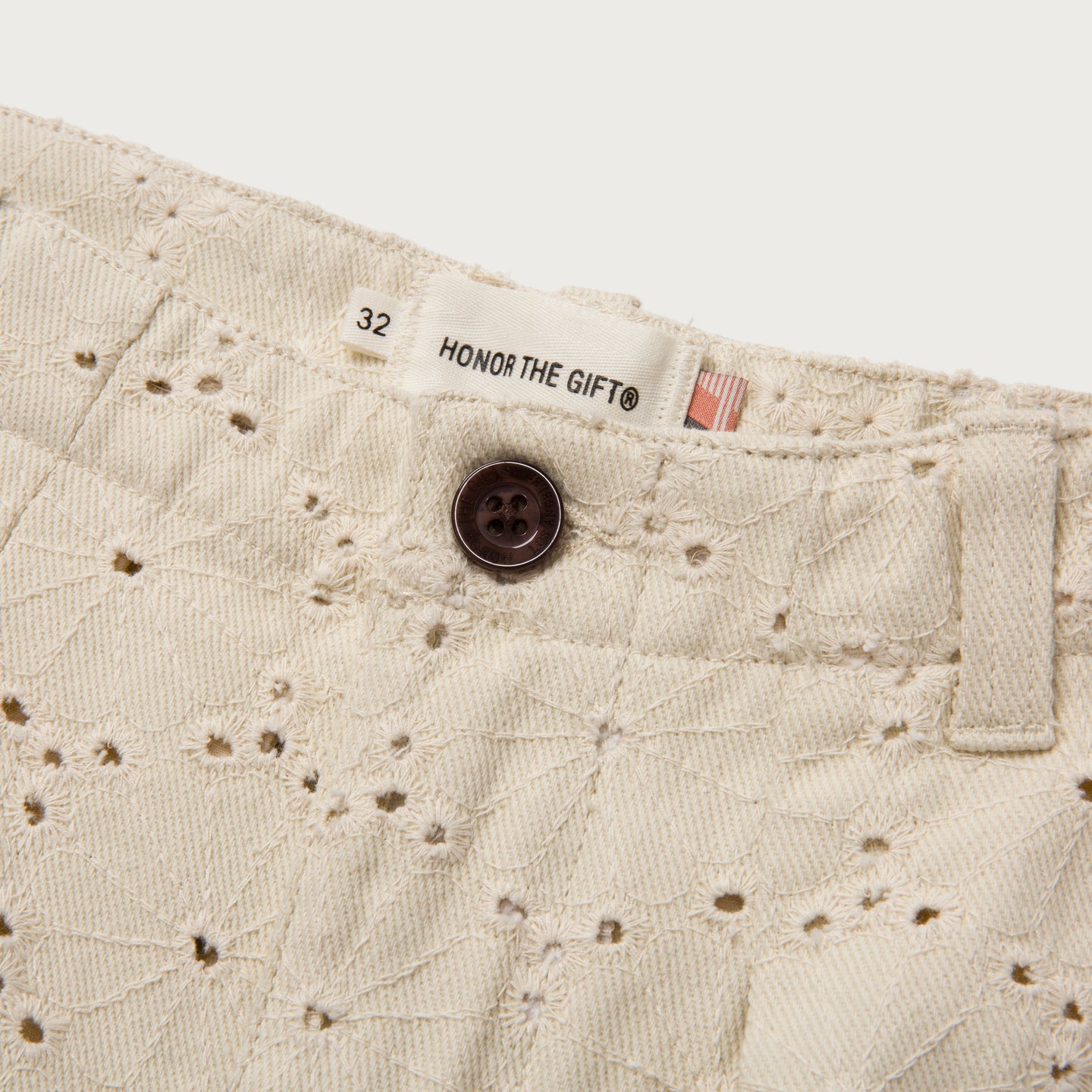 Legacy Eyelet Short - Bone