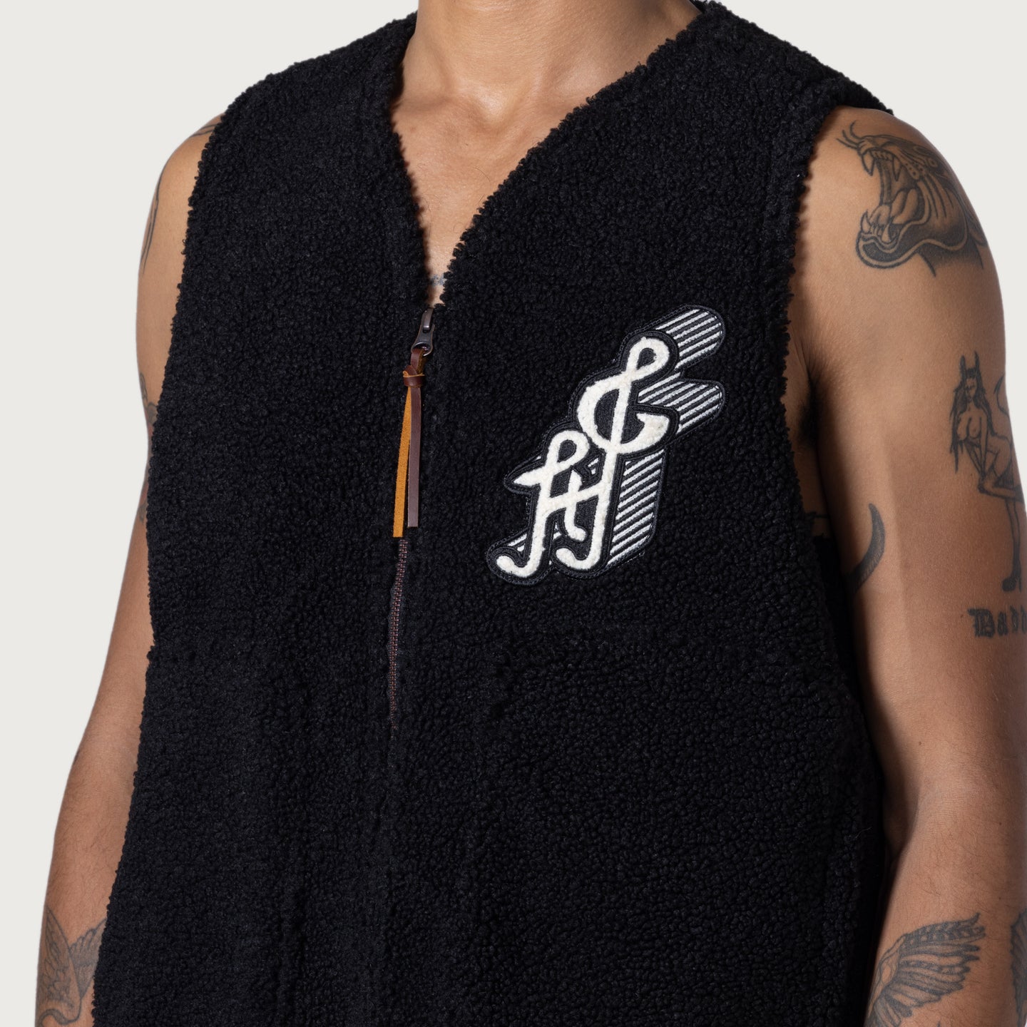 Teddy Notes Vest - Black