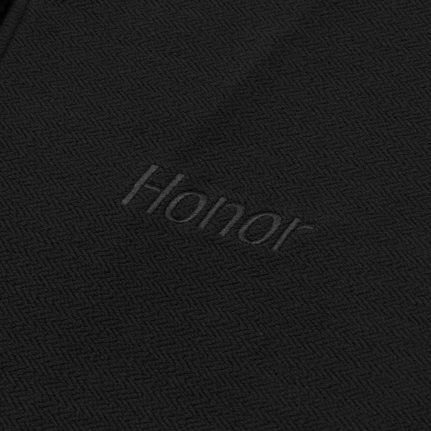 Honor Round Crop Zip Crew - Black